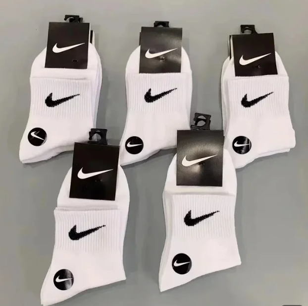 10 pairs of socks