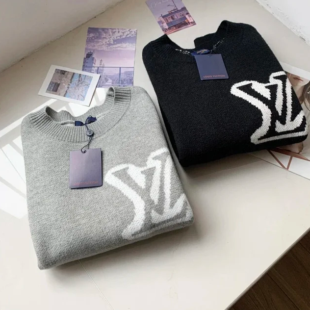  LV sweater