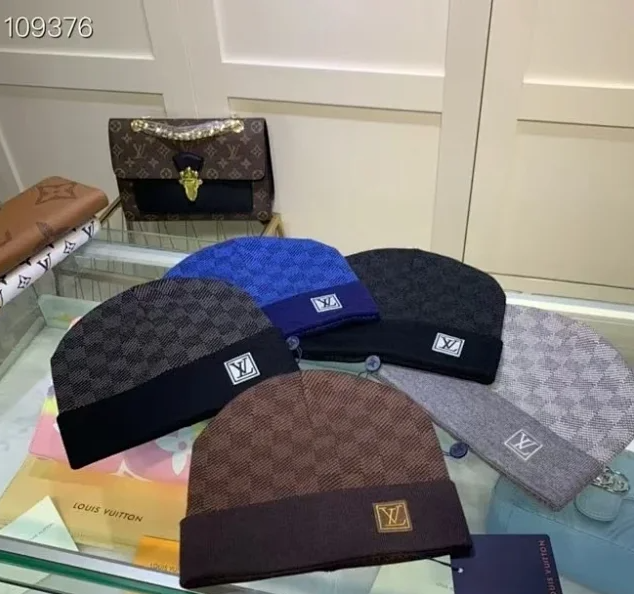 LV Beanie( 20 + styles)