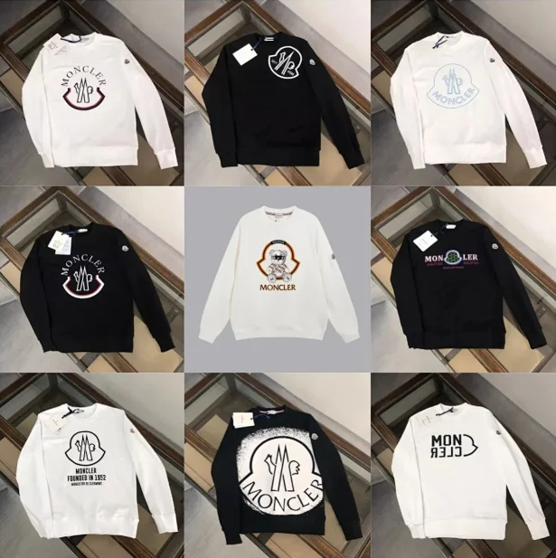 Moncler sweatshirt  (40 CP)