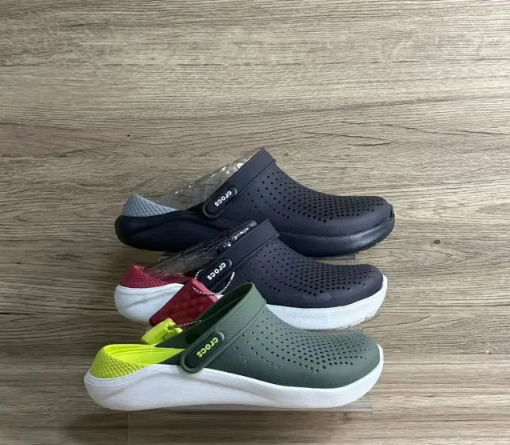  Crocs slippers