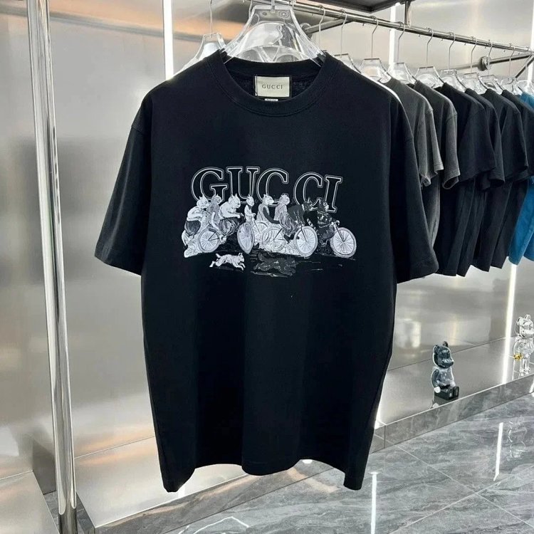 GUCCI T-shirts