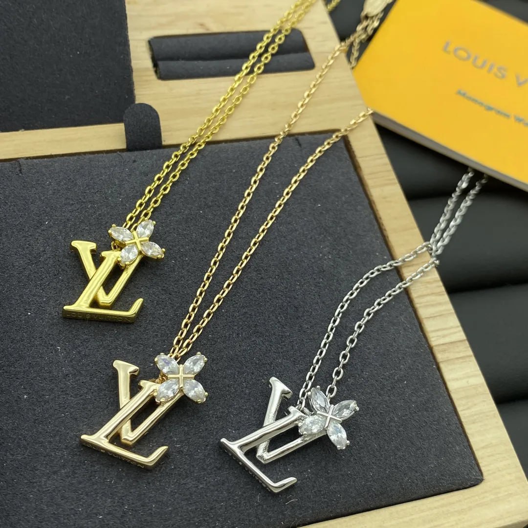  LV necklace