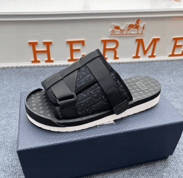 Dior Slide