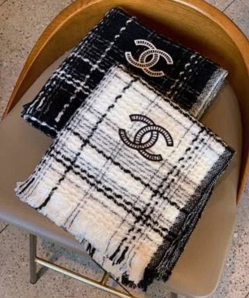 CHANEL Scarf
