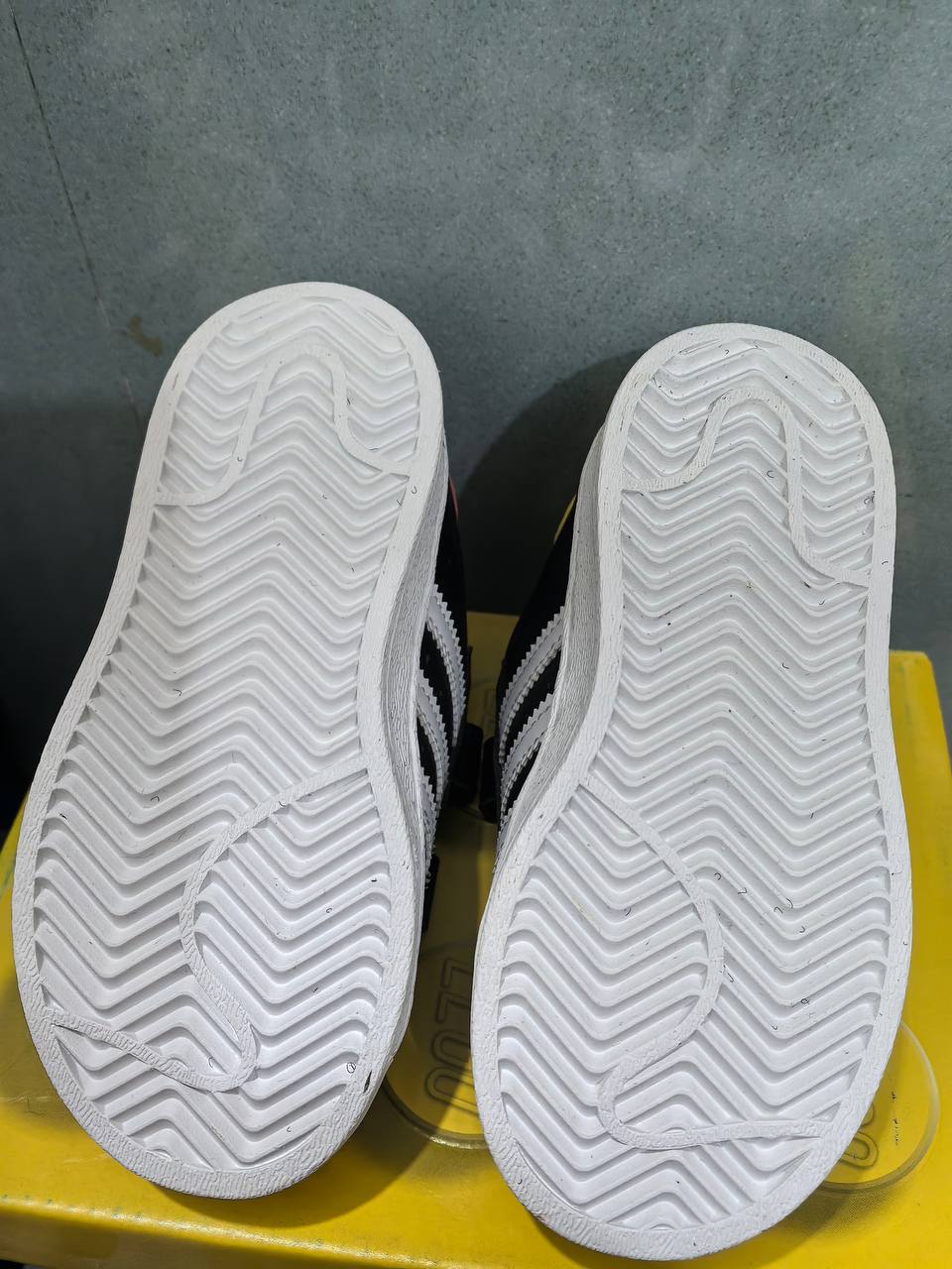 Shell head Velcro one pedal top layer soft leather children's board shoes men's and women's children's shoes CS039