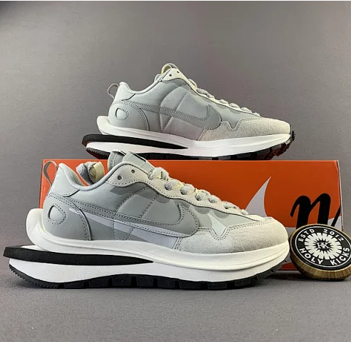 Nike  Sacai