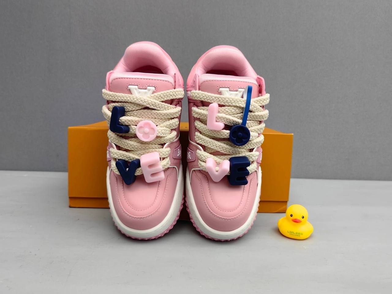 Customized models will be delivered in about 5 days. Foshan trainer Xiao Pang Ding