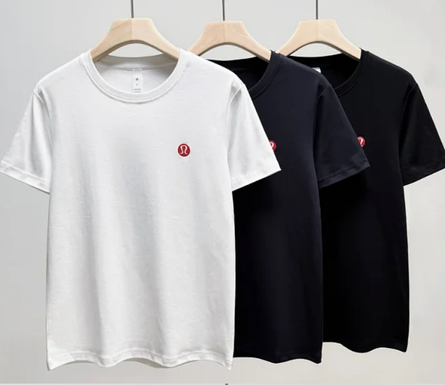 Lululemon T-shirt