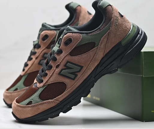 New Balance MR993