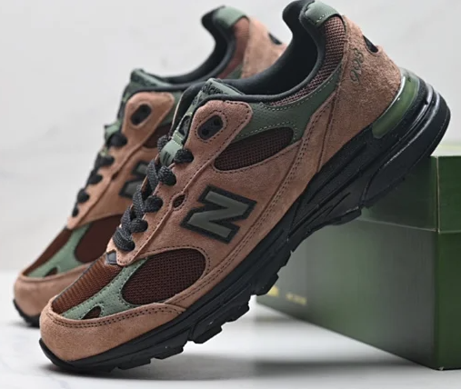 New Balance MR993