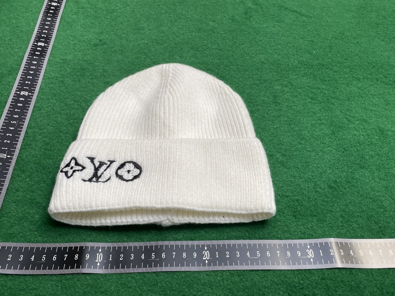 LOUI* VUITTON HAT