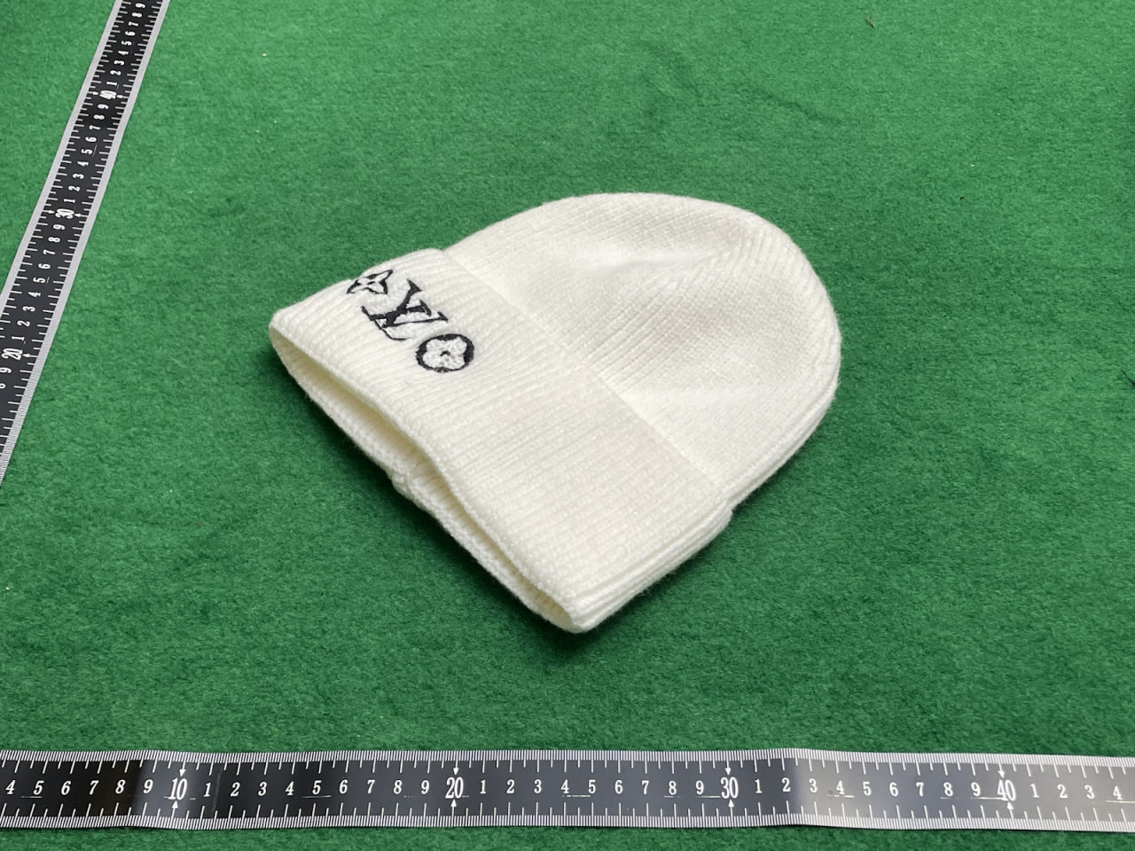 LOUI* VUITTON HAT