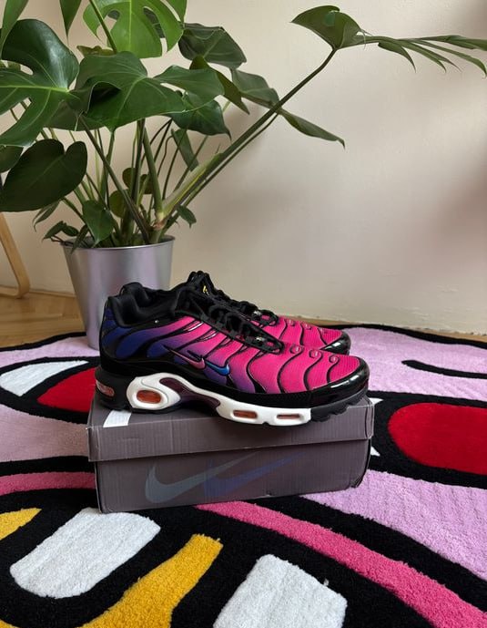 NIKE AIR MAX TN SHOES