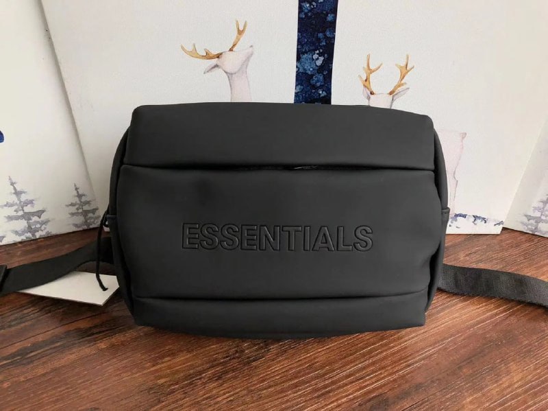  MOCHILAS ESSENTIALS